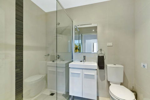 Lakeside Waterfront Apartment The Entrance - Tourism Hervey Bay 11