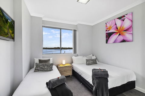 Lakeside Waterfront Apartment The Entrance - Tourism Hervey Bay 10