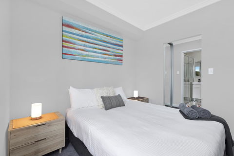 Lakeside Waterfront Apartment The Entrance - Tourism Hervey Bay 8