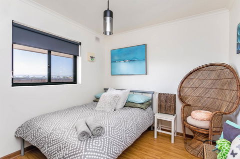 Blissful Beachfront Beachouse - Hervey Bay Accommodation 13