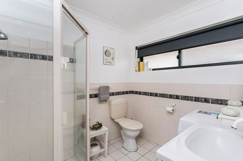 Blissful Beachfront Beachouse - Hervey Bay Accommodation 14