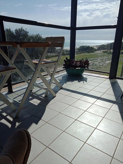 Blissful Beachfront Beachouse - Hervey Bay Accommodation 15