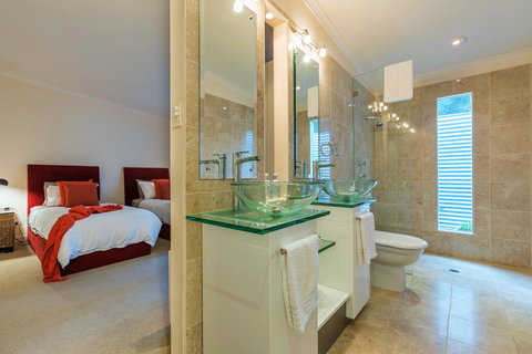 Sky House Kangaroo Island - Hervey Bay Accommodation 2