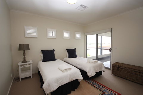 Wallaroo Marina Apartments - Tourism Hervey Bay 42