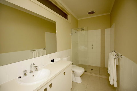 Wallaroo Marina Apartments - Tourism Hervey Bay 12