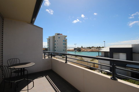 Wallaroo Marina Apartments - Tourism Hervey Bay 23