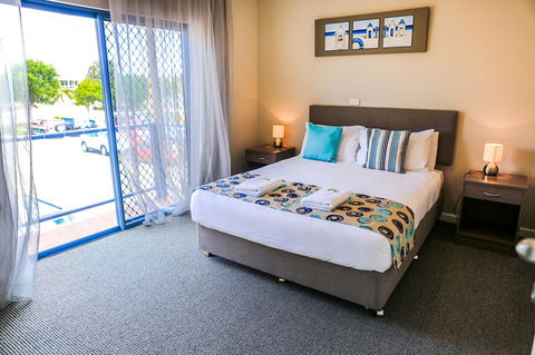 Marina Hotel - Tourism Hervey Bay 30