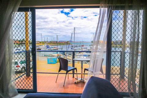 Marina Hotel - Tourism Hervey Bay 29