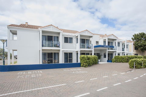 Marina Hotel - Tourism Hervey Bay 19