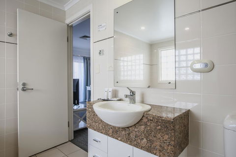Marina Hotel - Tourism Hervey Bay 5