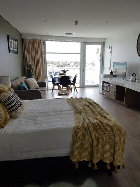 Ocean View Luxury Apartment & Suite - Hervey Bay Accommodation 4