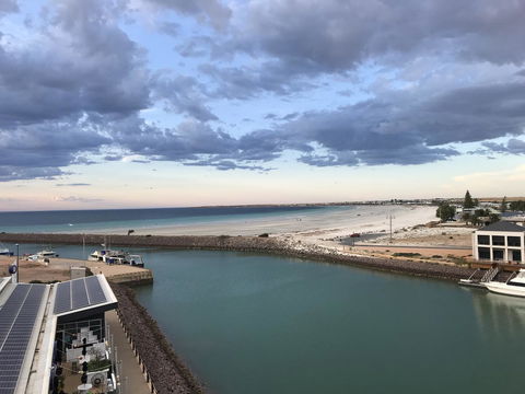 Ocean View Luxury Apartment & Suite - Hervey Bay Accommodation 2
