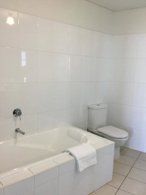 Wallaroo Marina Waterfront Luxe Apartment - Tourism Hervey Bay 19