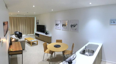 Wallaroo Marina Waterfront Luxe Apartment - Tourism Hervey Bay 4