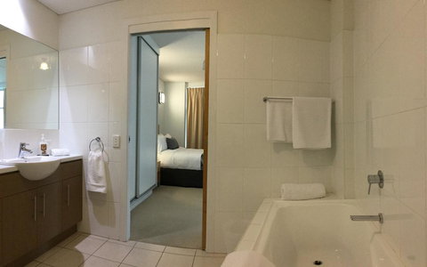 Wallaroo Marina Waterfront Luxe Apartment - Tourism Hervey Bay 16