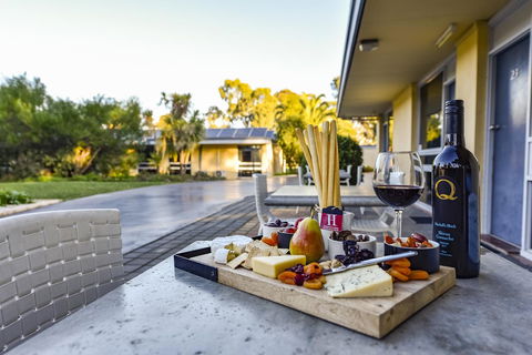 William Macintosh Motor Lodge - Hervey Bay Accommodation 1