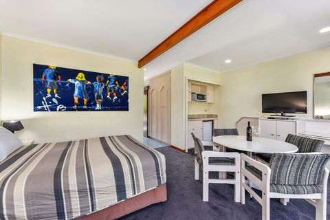 William Macintosh Motor Lodge - Hervey Bay Accommodation 19