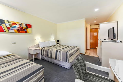 William Macintosh Motor Lodge - Hervey Bay Accommodation 10