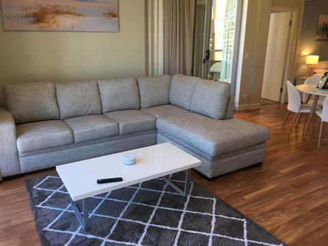 Beachside Luxury Apartments One & Two Bedroom In Beachfront Oaks Pier Building - Hervey Bay Accommodation 20