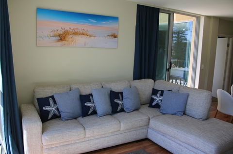 Beachside Luxury Apartments One & Two Bedroom In Beachfront Oaks Pier Building - Hervey Bay Accommodation 14