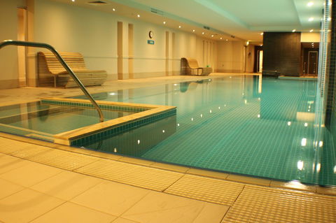 Beachside Luxury Apartments One & Two Bedroom In Beachfront Oaks Pier Building - Hervey Bay Accommodation 38