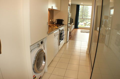 Beachside Luxury Apartments One & Two Bedroom In Beachfront Oaks Pier Building - Hervey Bay Accommodation 6