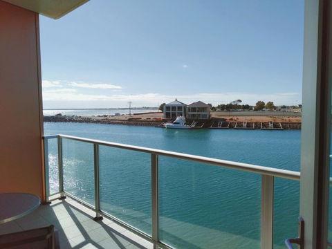 Wallaroo Marina Executive Apartments - Tourism Hervey Bay 0
