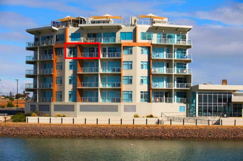 Wallaroo Marina Luxury Apartment - Tourism Hervey Bay 0
