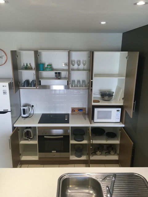 Wallaroo Marina Luxury Apartment - Tourism Hervey Bay 8