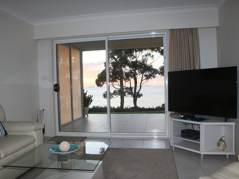 Mollymook Beach Waterfront - Hervey Bay Accommodation 12
