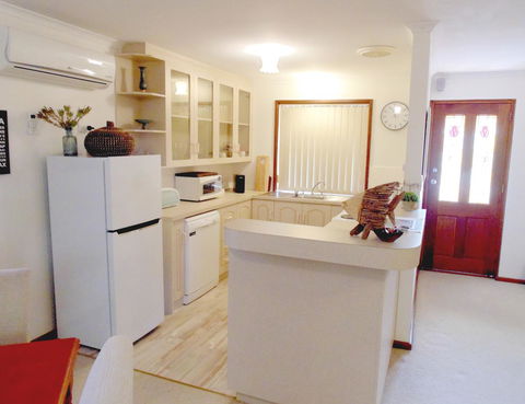 Baronet B & B - Tourism Hervey Bay 9