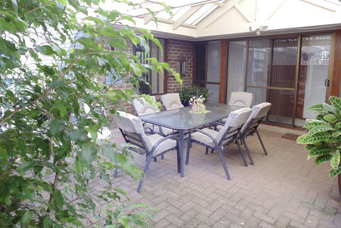 Baronet B & B - Tourism Hervey Bay 15
