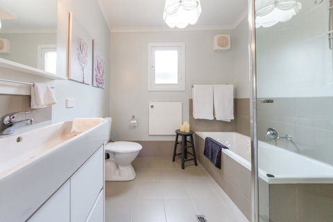 McLaren Vale Getaway - Hervey Bay Accommodation 7