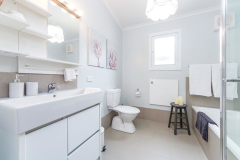 McLaren Vale Getaway - Hervey Bay Accommodation 6