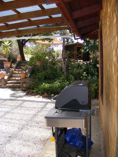 Trevalia Accommodation - Tourism Hervey Bay 3