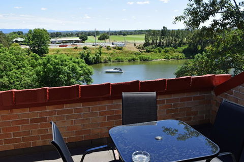 Windsor Terrace Motel - Tourism Hervey Bay 0