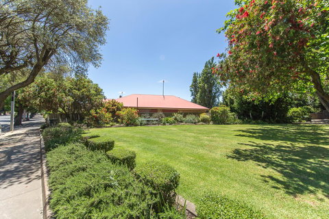 Tanunda\'s Magpie House - Hervey Bay Accommodation 30