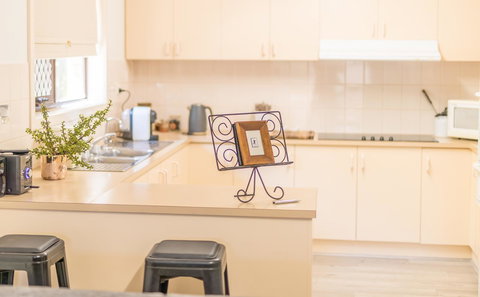 Tanunda\'s Magpie House - Hervey Bay Accommodation 11