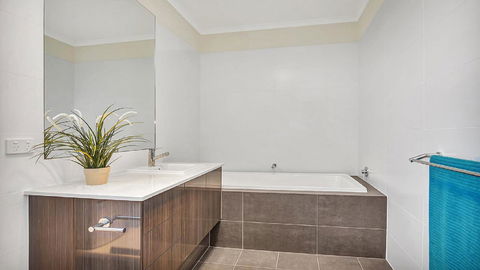 Eastern Breeze - Tourism Hervey Bay 18