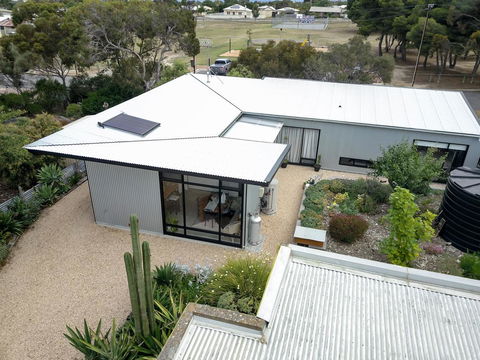 Sinclair Eco House - Hervey Bay Accommodation 6