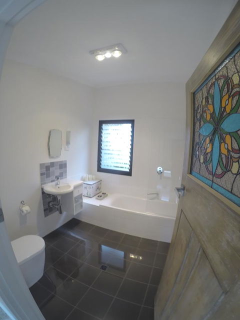 Sinclair Eco House - Hervey Bay Accommodation 7