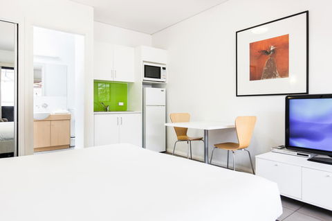 Majestic Oasis Apartments - Hervey Bay Accommodation 24