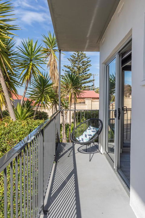Bay 10 - Suites And Apartments - Tourism Hervey Bay 4