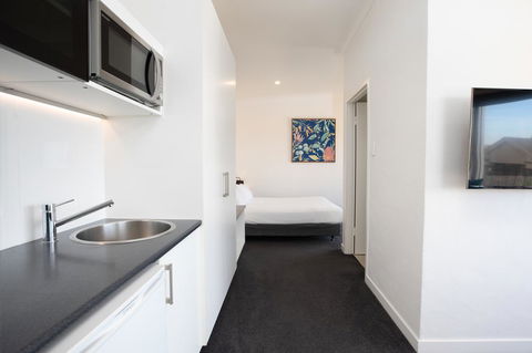 Bay 10 - Suites And Apartments - Tourism Hervey Bay 1