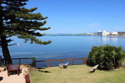 Bay 10 - Suites And Apartments - Tourism Hervey Bay 0