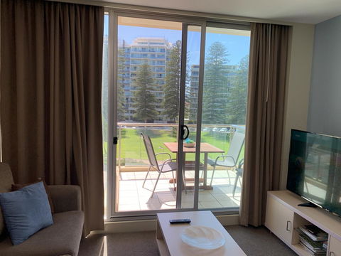 Luxury Beachside Accomodation - Tourism Hervey Bay 4
