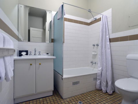 Mansions On Pulteney - Hervey Bay Accommodation 8