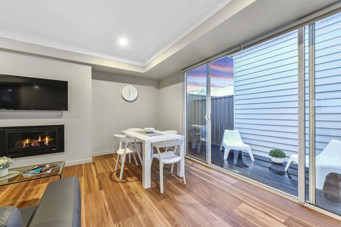 Aloha Central Luxury Apartments - Tourism Hervey Bay 24