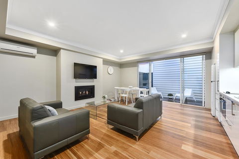 Aloha Central Luxury Apartments - Tourism Hervey Bay 6