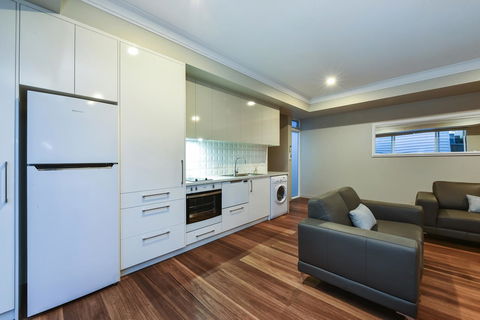 Aloha Central Luxury Apartments - Tourism Hervey Bay 29